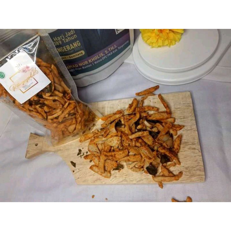 

Basreng pedas daun jeruk berat bersih 100gram