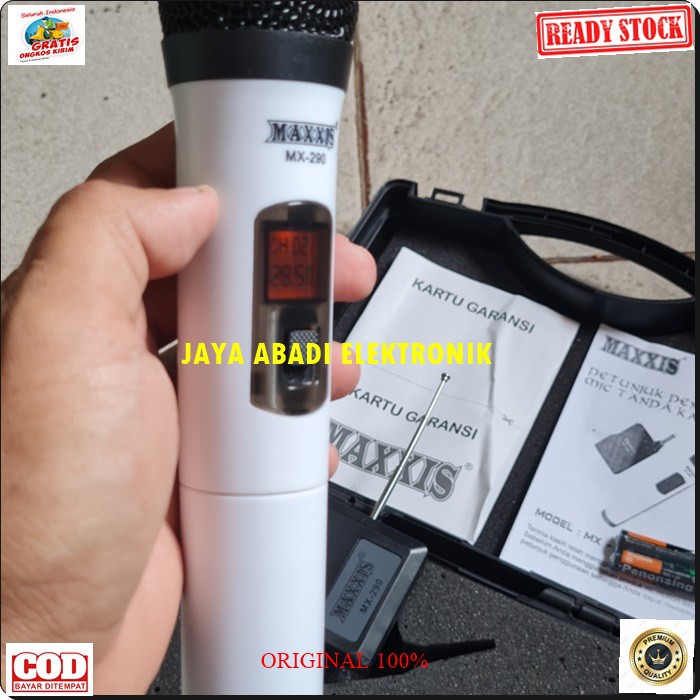 G538  MIC MAXXIS UHF WIRELESS MIKROPHONE KARAOKE PROFESIONAL WIRELESS SINGLE KOPER HANDLE PEGANG DIGITAL PRO VOKAL SUARA AUDIO SISTEM PANGGUNG DJ STUDIO SOUND SYSTEM PAKE KOPER SUARA SANGAT JERNIH DAN COCOK UNTUK DIGUNAKAN DISEGALA ACARA PAKAI BATERAI