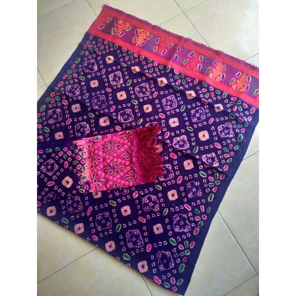 Sutra Jumputan Tumpal Songket