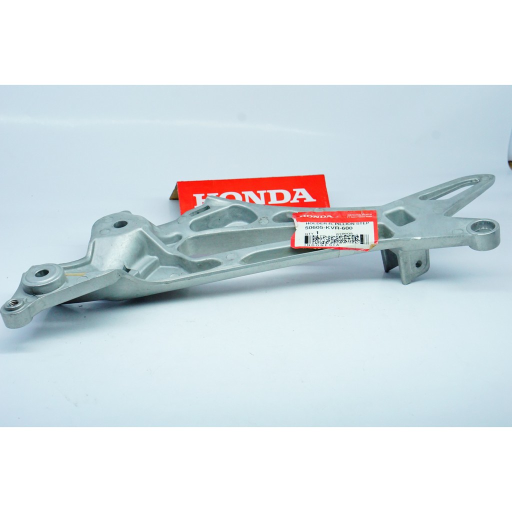 Dudukan Bar Step Belakang Kanan Honda Revo Honda Genuine Parts 50605KVR600