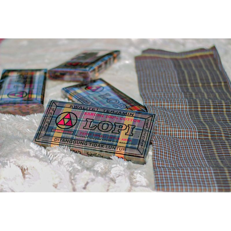 Mandar Hela Kain Sarung Lopi