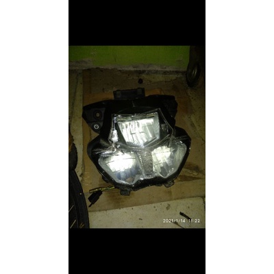 Reflektor lampu depan yamaha xabre