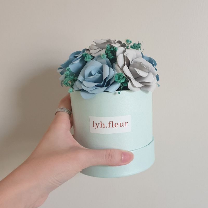 

medium size bloom box paper flower | bunga kertas + kering | bunga wisuda, ulang tahun, kado