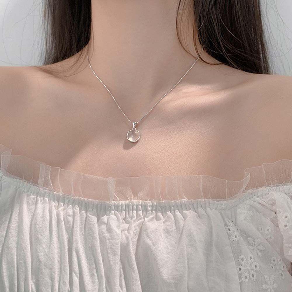 NEEDWAY Wanita Kalung Manis Klasik Buatan Kristal Kalsedon Putih Liontin Geometris Tembaga Gaya Korea Necklace