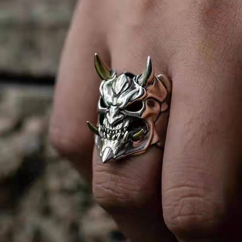 Cincin Bentuk Kepala Hewan Bahan Stainless Steel Gaya Punk Rock Untuk Pria