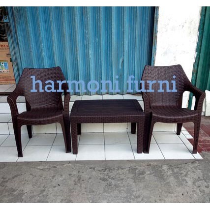 Kursi 508 dan meja tamu OST R Olymplast motif anyaman rotan plastik