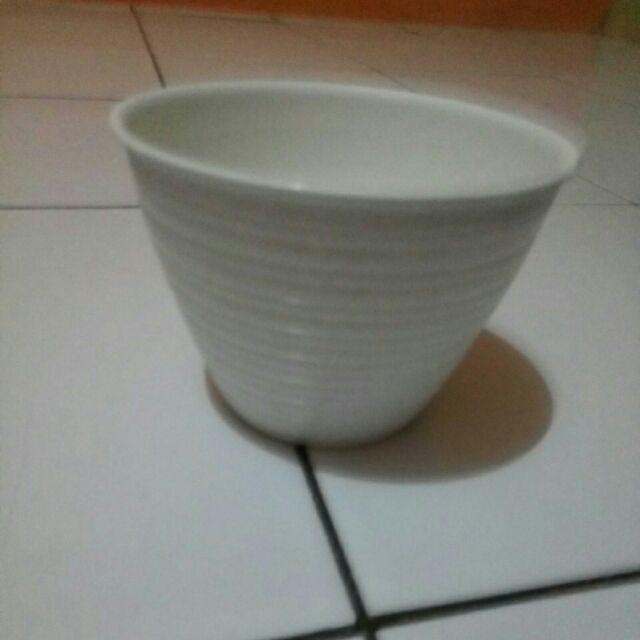 Pot Tawon 12 Cm