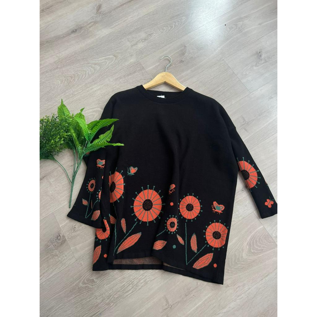 Vesha Knitwear Flower