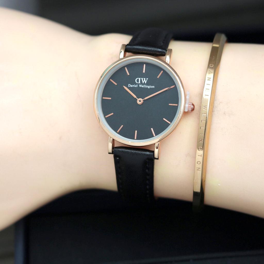Jam Tangan Wanita / Jam Tangan Terbaru /  Jam Tangan Terlaris / Tali Kulit / Free Gelang