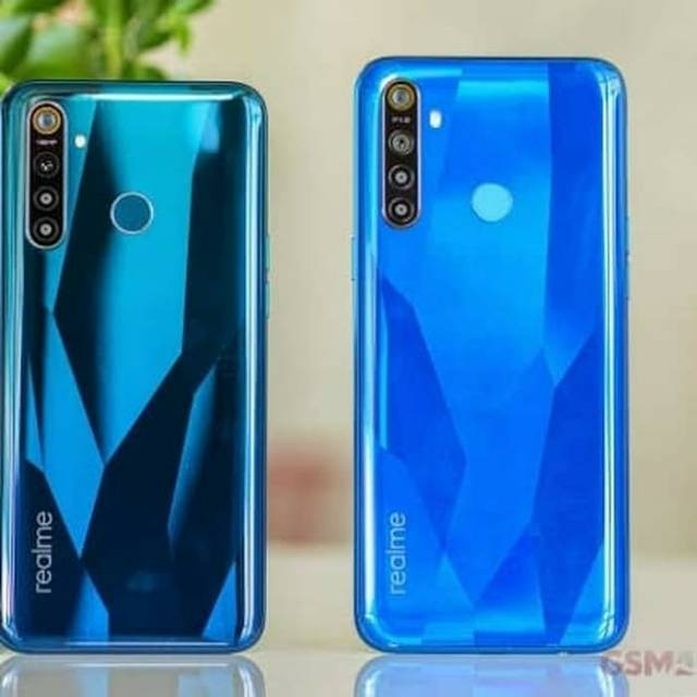 REALME 5 PRO 
RAM 4 GB + ROOM 128 GB