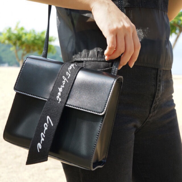 KWANI ASSYMETRIC DAINTY BAG