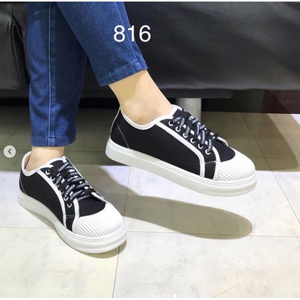 Sepatu Sneakers 816