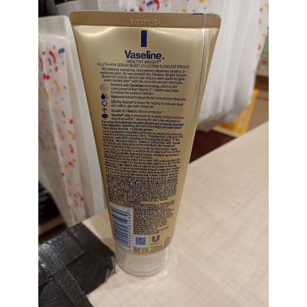 vaseline gluta-HYA serum lotion