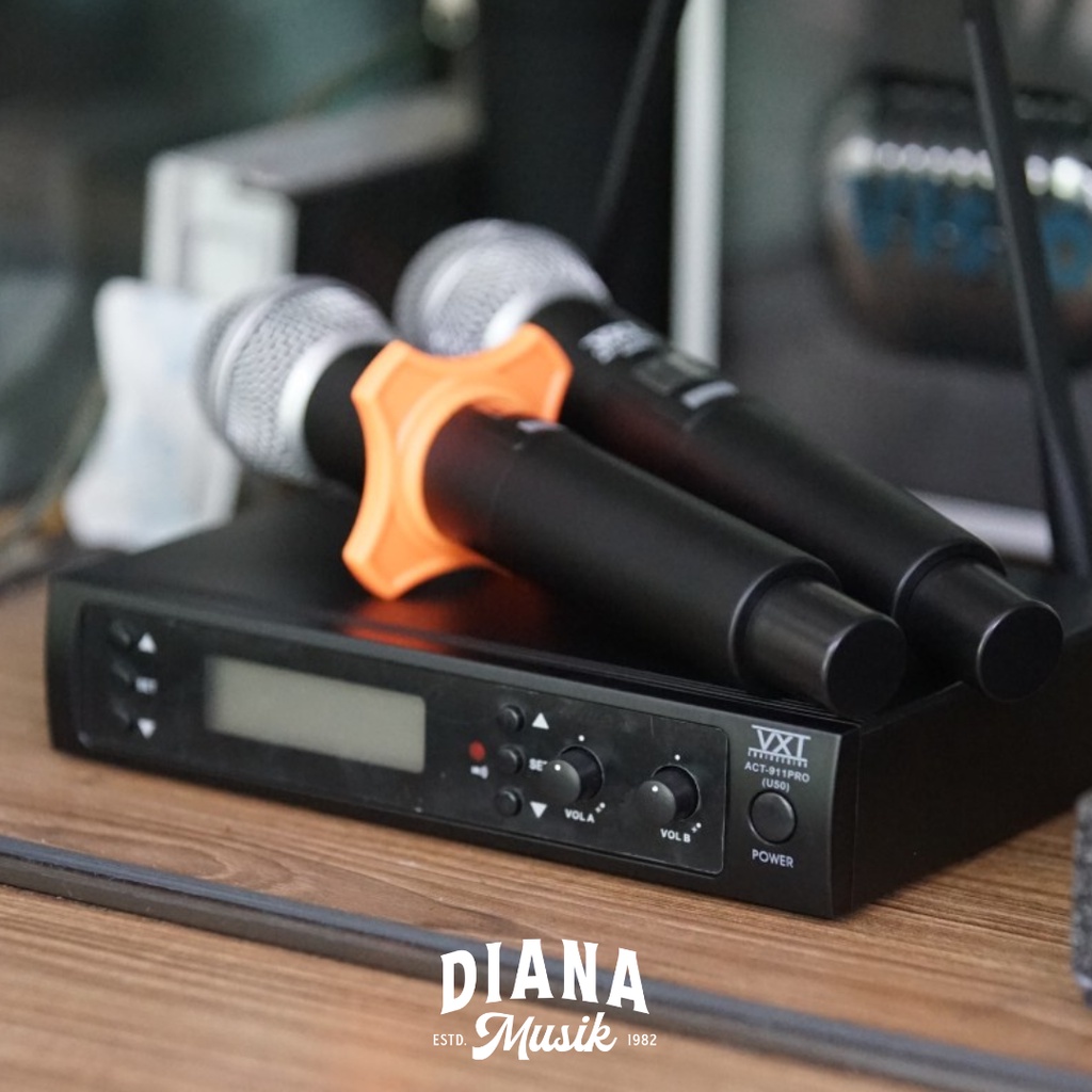 Microphone Wireless VXT U500 / U 500 Professional Microphone Wireless Dual Handheld.