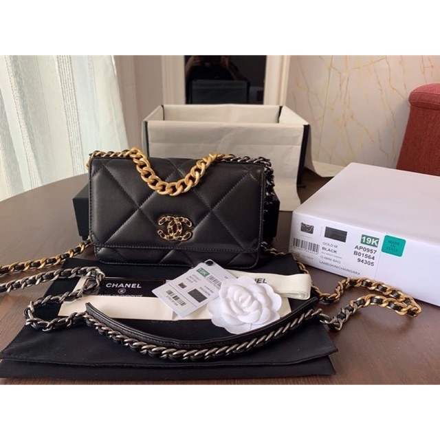 Chanel 19 WOC New Lambskin