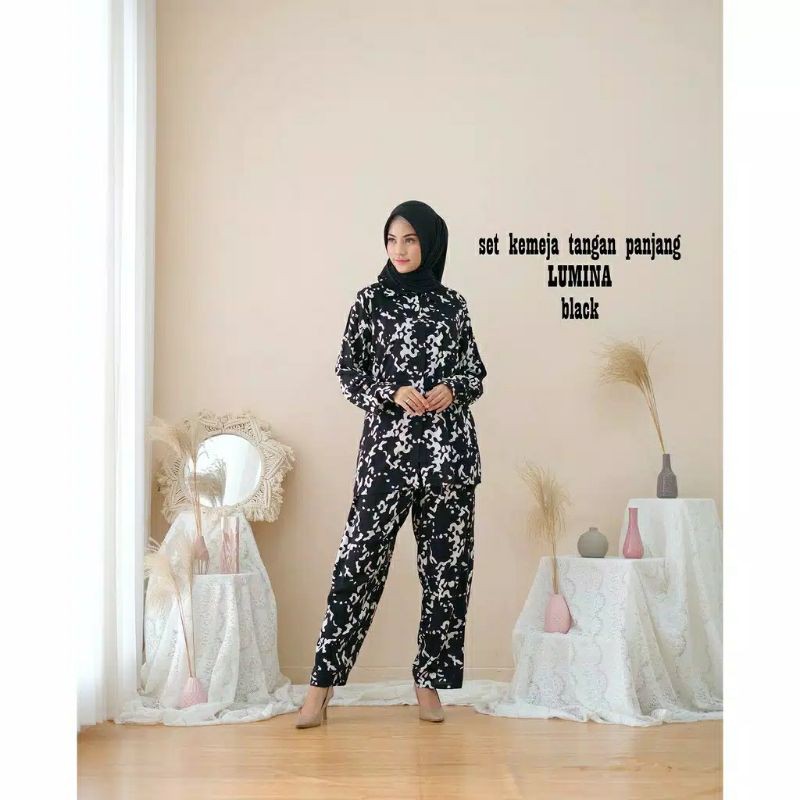 One Set Kemeja Wanita