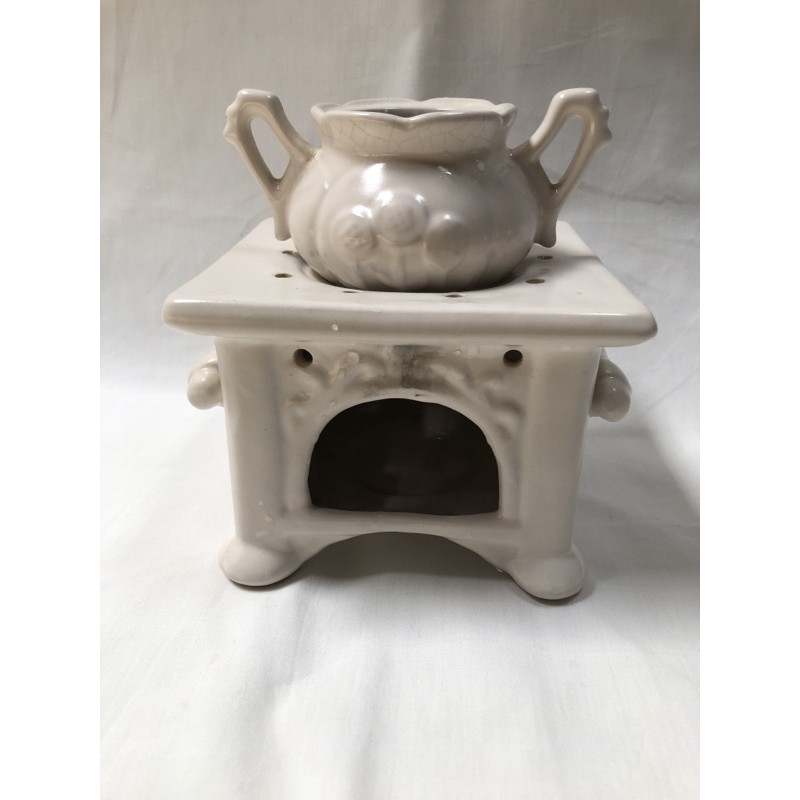 LEMARI GHAEL // PRELOVED TUNGKU AROMATHERAPY ACE HARDWARE