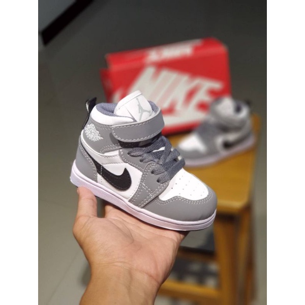 Sepatu Jordan anak / sepatu anak Nike air Jordan high grey white