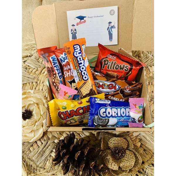 

snack box hampers ultah wisuda anniversary engagement hadiah