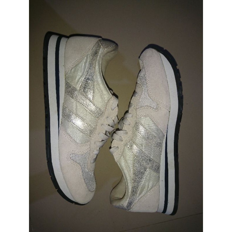 Sepatu Gola Original Classic