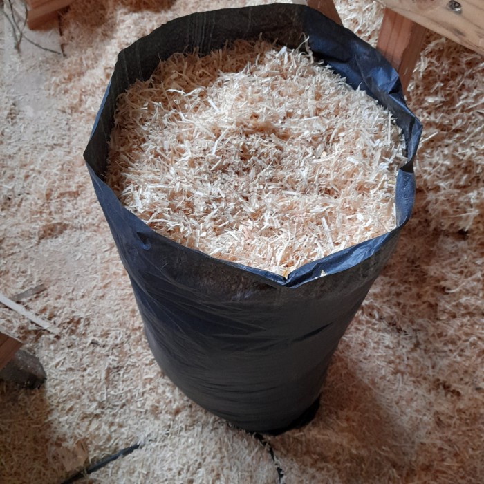 serbuk kayu 1 karung untuk hamster tikus landak. halus