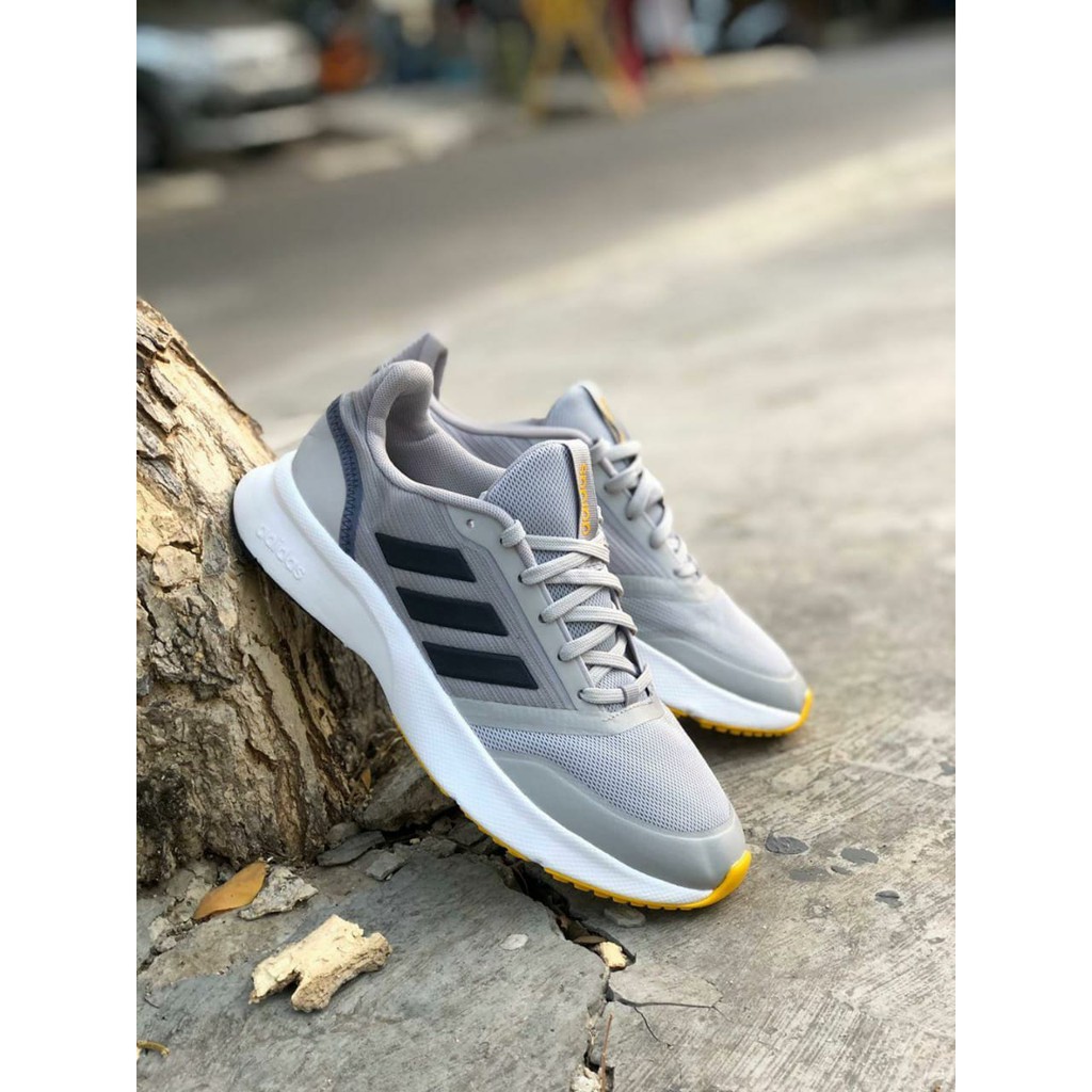 Adidas Nova flow Grey