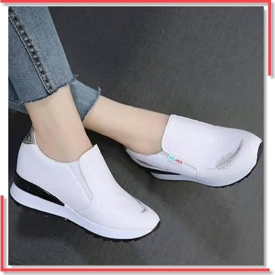 SEPATU TIPIS MODEL SNEKRES WANITA CASUAL MURAH