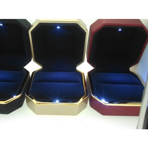 

☈ Kotak Cincin Gold - Hitam ✩