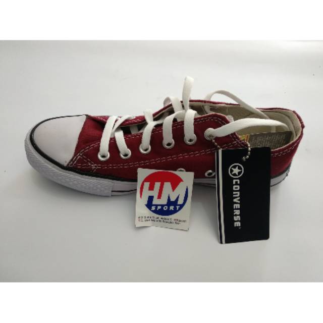 Converse merah maroon