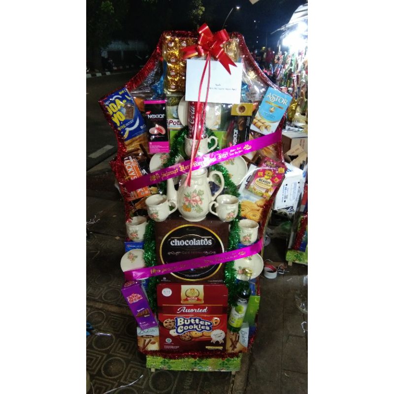 

Parcel Kue L Special Lebaran, Termurah Only Jabodetabek, Free Kartu Ucapan