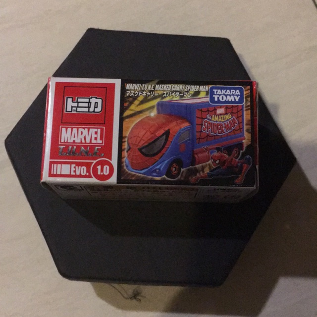 Tomica marvel evo masked carry spiderman