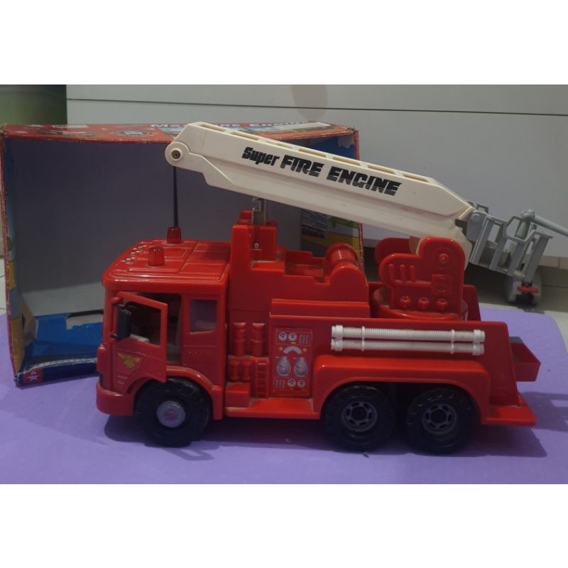 Daesung Fire engine truck Preloved