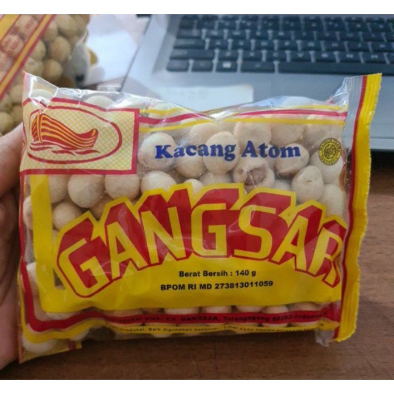 

Kacang atom gangsar 140gr terlaris snack renyah makanan ringan - Snack Lezat