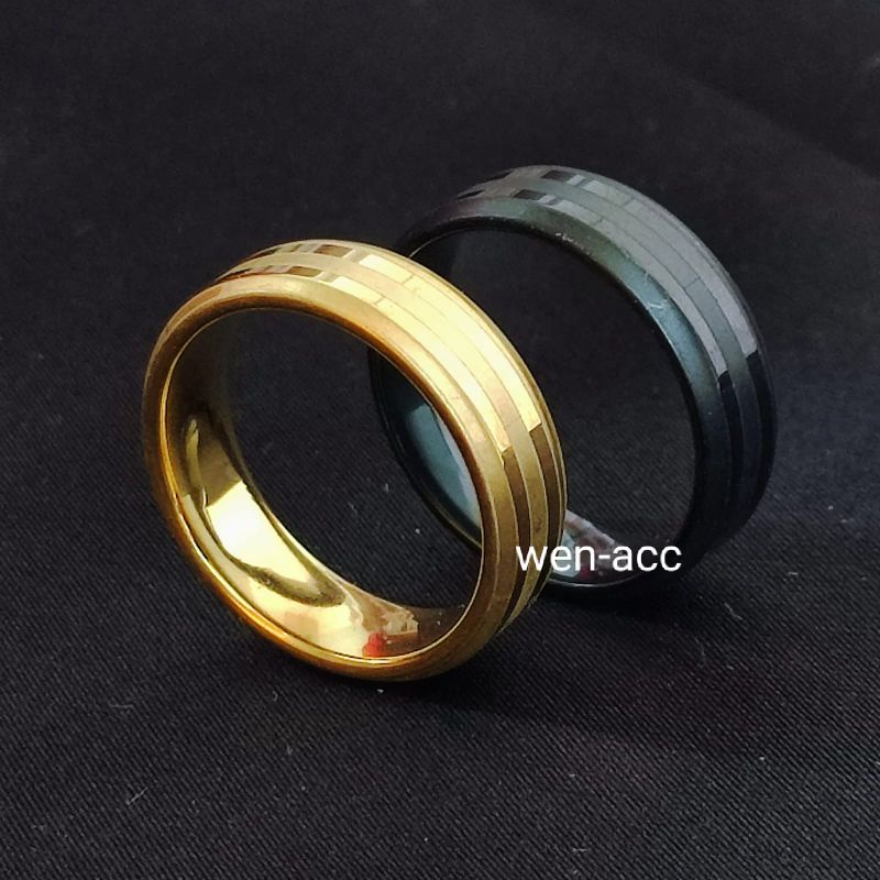 Cincin Simple Garis Polos Titanium Pria dan Wanita Baru