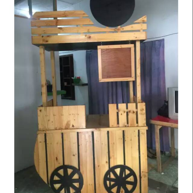 Gerobak booth jati belanda