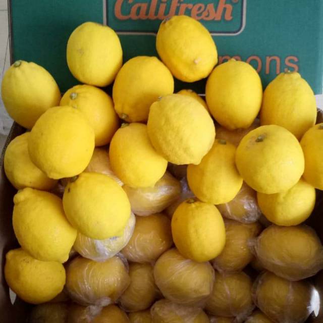 

Buah Jeruk Lemon Lokal Segar