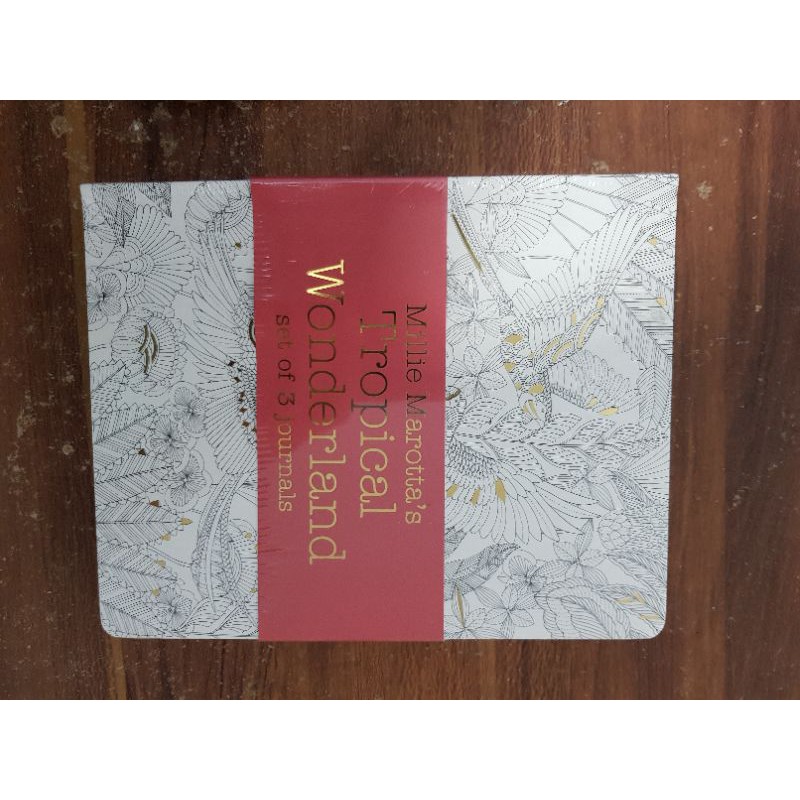 

Millie Marotta's Tropical Wonderland - journal set: 3 notebooks (Colouring Books) Notebook Journal