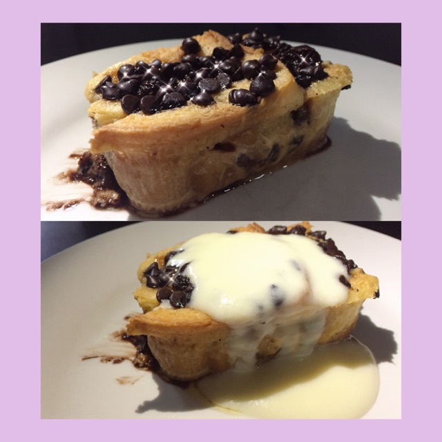 

breadpudding with vanilla sauce