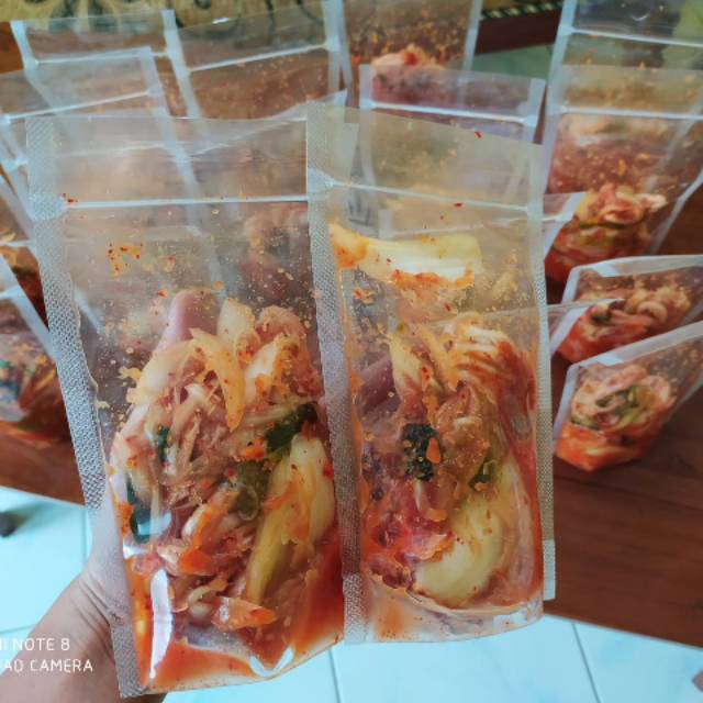 

Kimchi korea segar khas korea fress enak di makan dengan mie instal