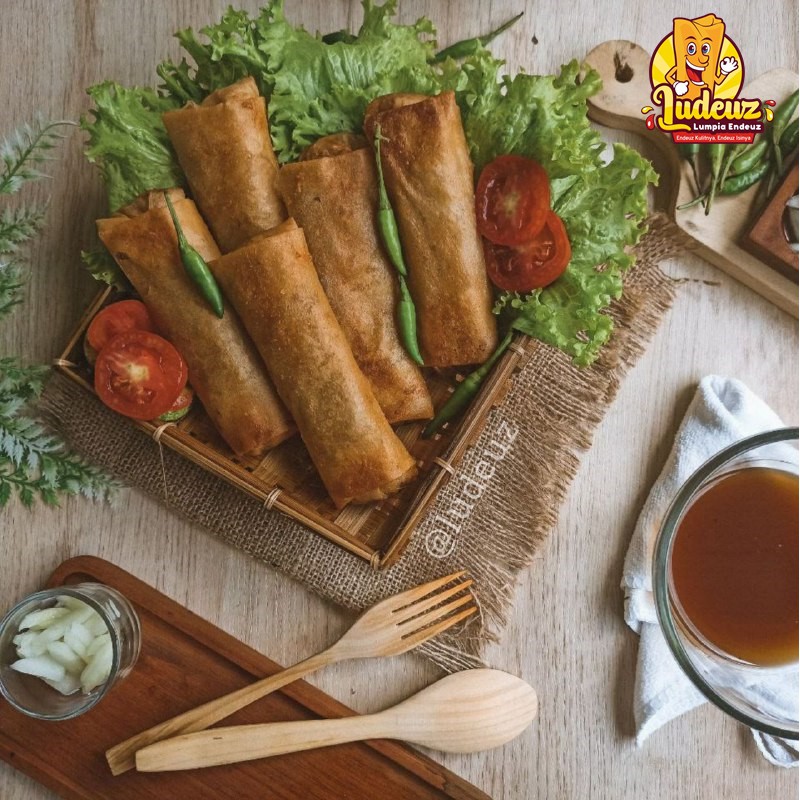 

Lumpia Semarang | Lumpia Endeuz rasa spesial (Rebung+Ayam+Udang+Telur)