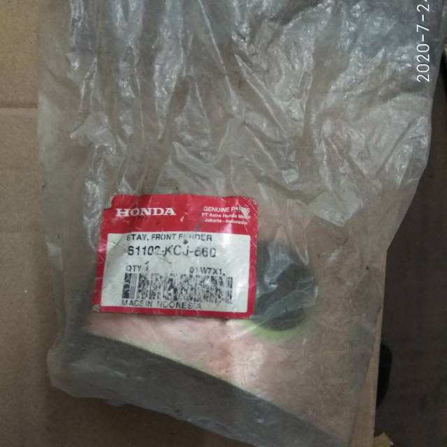 61102KCJ660 - STAY FR FENDER - Bracket spakbor depan Tiger Revo - besi  spakbor depan Tiger Revo