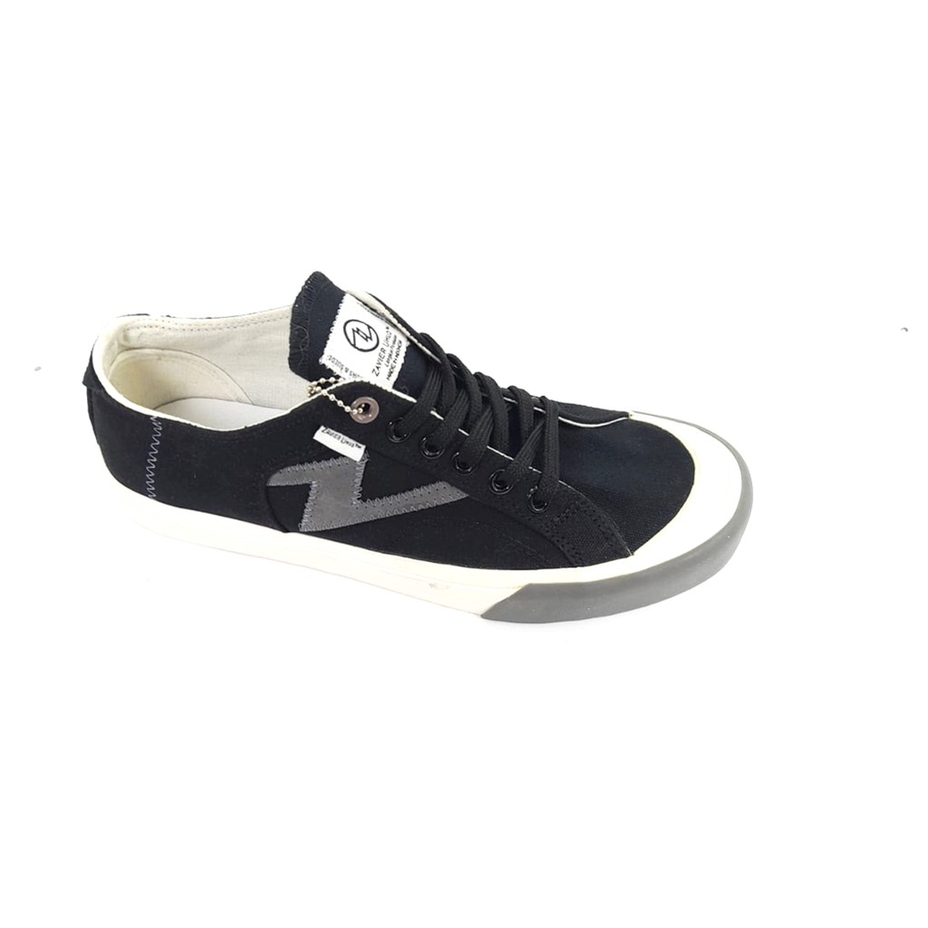 Sepatu Pria Zavier Uhud Jendral Ahmad Yani Black/White