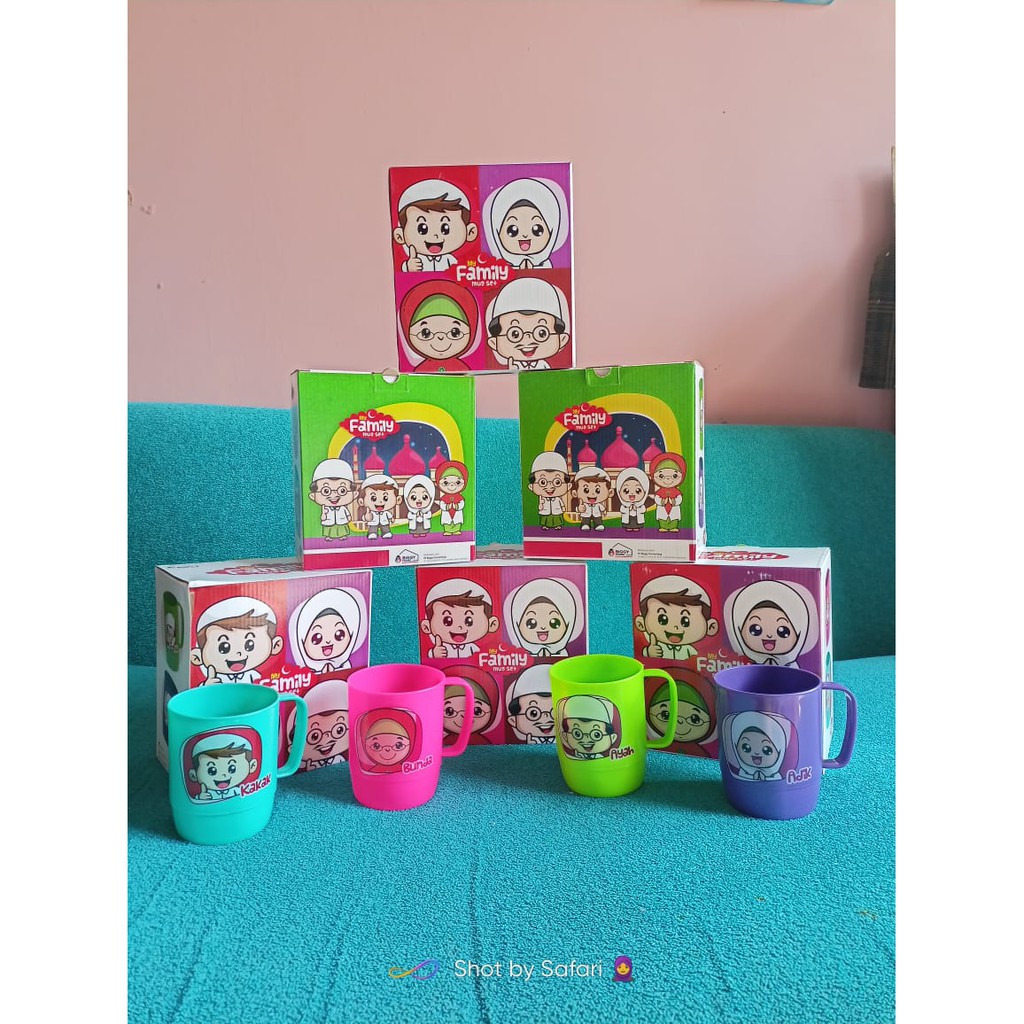 GELAS MUG PLASTIK FAMILY SET (4 PCS + BOX)