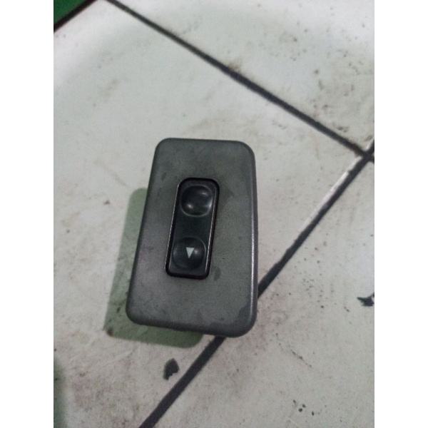 Tombol PW Belakang Kiri Mobil Timor