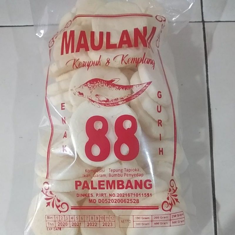 

kemplang ikan tengiri khas kota palembang (kancing)