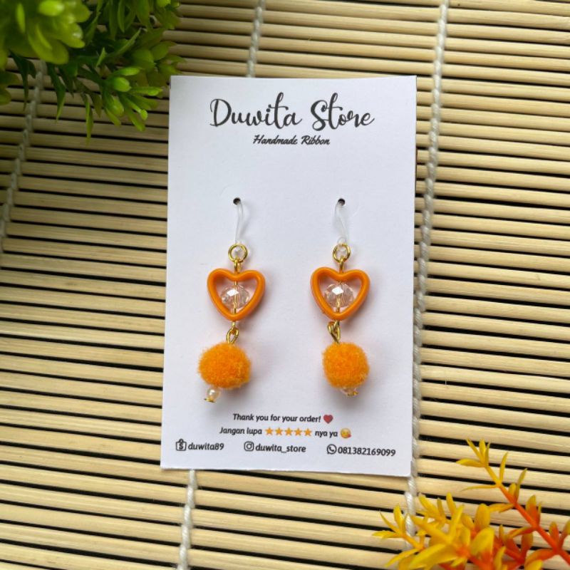 HANDMADE ANTING ANAK/DEWASA KAITAN PLASTIK/GOLD MOTIF LOVE POM2