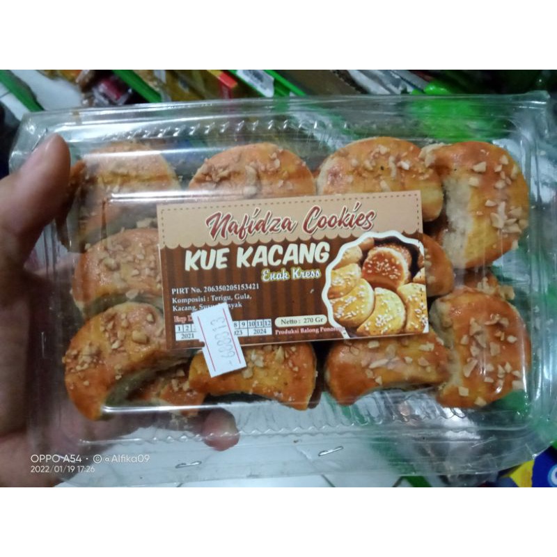 

Kue kacang/pia kacang/camilan roti kacang Nafidza enak kress