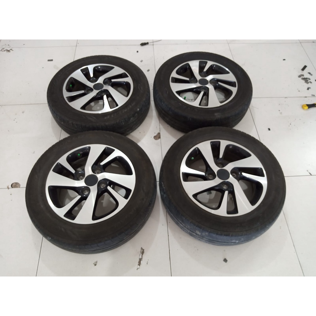 Velg Dan Ban Mobil Bekas Copotan Replika Avanza Veloz Ring15x5 Et45 Pcd4x114.3