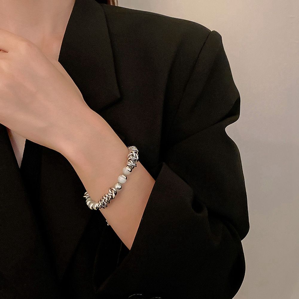 Kalung Gelang Rantai Klavikula Bahan Titanium Steel Gaya Retro Korea Untuk Wanita