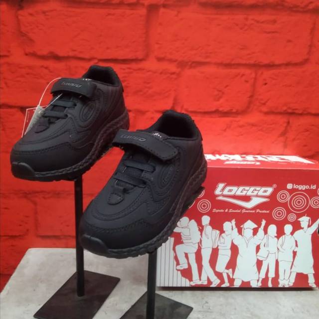 Sepatu anak loggo